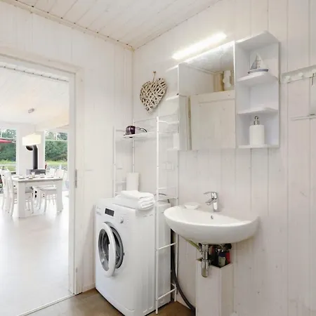 2 Bedroom Lovely In *