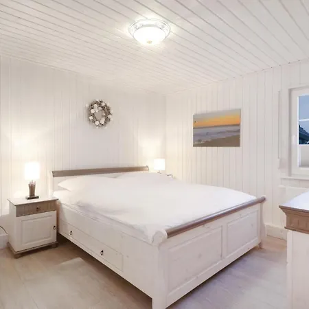 2 Bedroom Lovely In